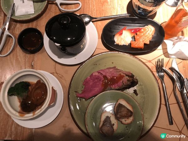 這是PLAYT 咖啡廳自助餐, 自助餐融合多國食物。最推薦有...