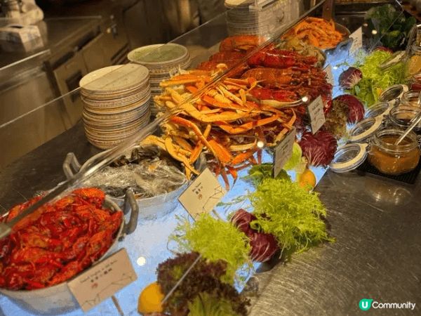 這是PLAYT 咖啡廳自助餐, 自助餐融合多國食物。最推薦有...