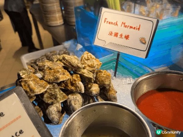 這是PLAYT 咖啡廳自助餐, 自助餐融合多國食物。最推薦有...