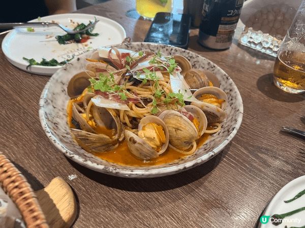 西班牙餐廳，西班牙海鮮炒飯值得推薦，好香，份量夠