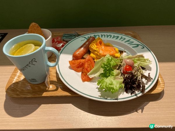 我會推介添好運的點心，因為點心味道好，賣相精美，餐廳的環境也...