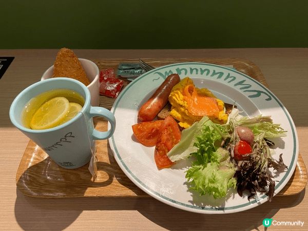 我會推介添好運的點心，因為點心味道好，賣相精美，餐廳的環境也...