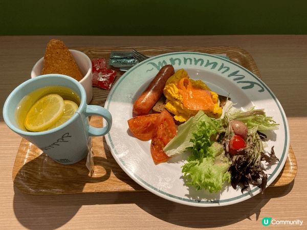 我會推介添好運的點心，因為點心味道好，賣相精美，餐廳的環境也...