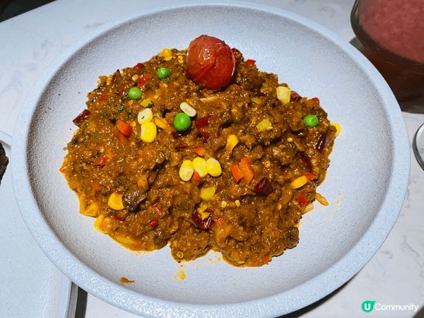 最近同朋友發現一間非常美味的餐廳，菜式種類多，味道美味，擺盤...