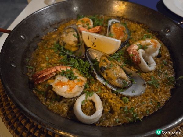 圖中選自意大利、西班牙及法國菜，海鮮濃湯及西班牙海鮮飯中海鮮...