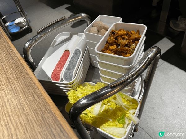 餐廳很細心， 列印了海鮮類的煮食時間給食客參考， 不會令海鮮...