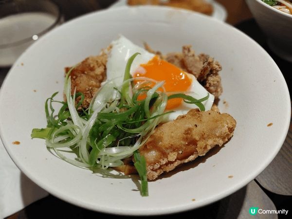 尖東呷呷念念台灣菜，首選手工雞絲滷肉香腸拌麵，看似簡單，味道...