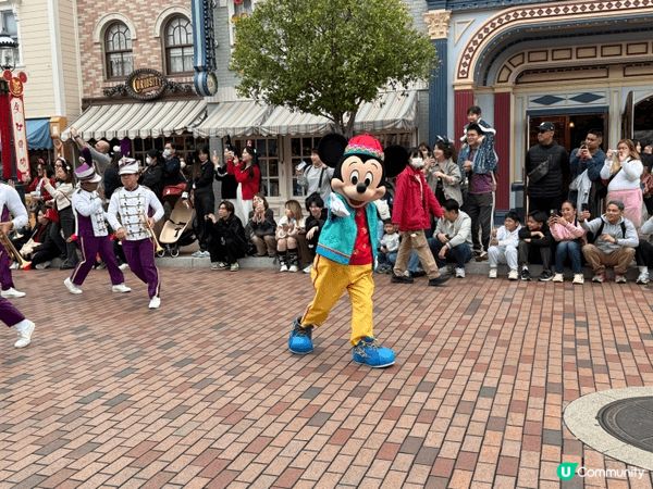 迪士尼新年限定。每年新年都會有新年活動。卡通人物換上新年服裝...