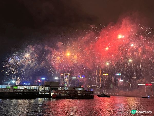 新年放煙花去海港城餐廳是好選擇，因為不怕被人迫到死死下，而且...