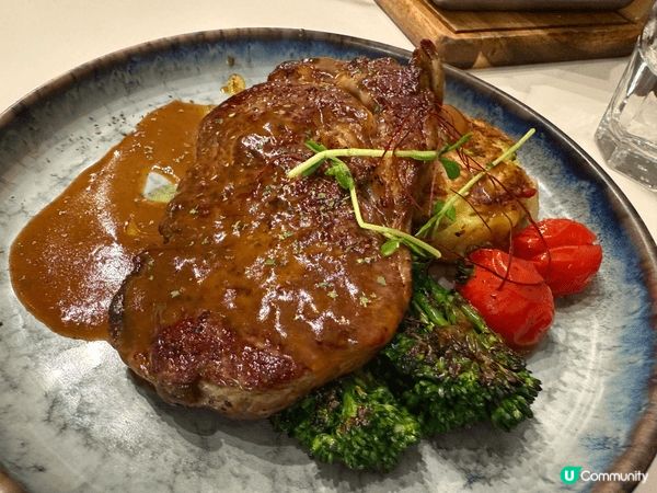 我哋最鍾意四圍食野！今次去觀塘試咗一間唔錯嘅西餐！ 食物又靚...