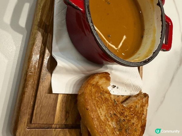 我哋最鍾意四圍食野！今次去觀塘試咗一間唔錯嘅西餐！ 食物又靚...