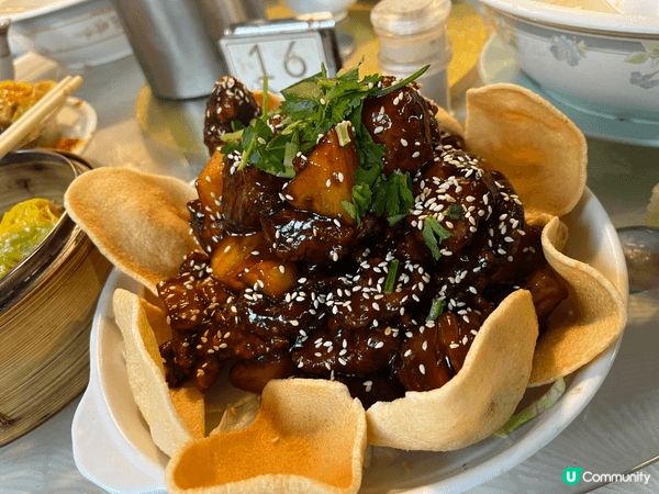 糖醋骨， 福袋及芋頭魚全是素菜， 很久也沒嘗素菜， 仿真度高...