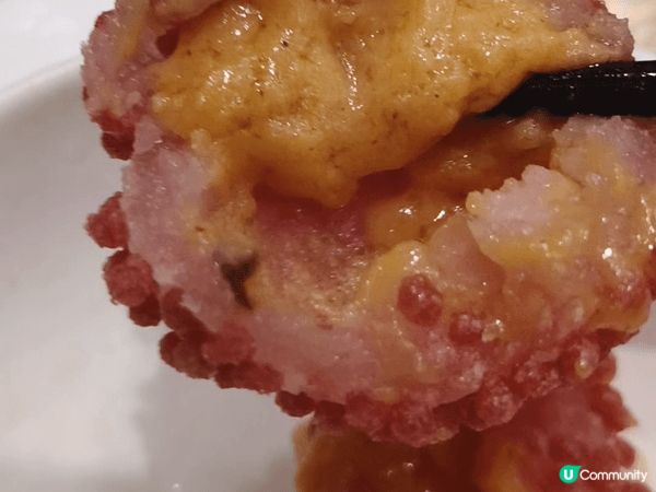 甜品環節最驚喜，「盈盈樂樂熊貓流沙包」🐼造型可愛，流沙餡燙口...