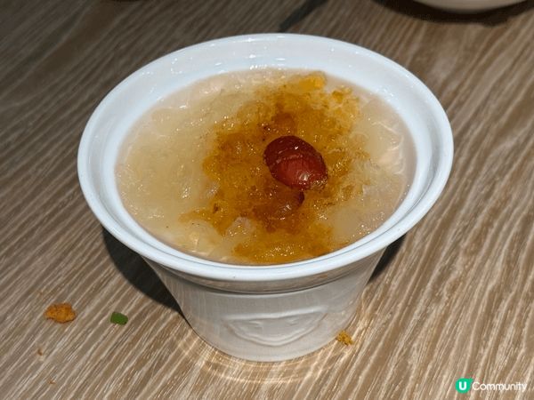 粉嫩Q彈章魚流心包，熱辣辣咬爆金黃餡汁四溢，超滿足。雪耳糖水...