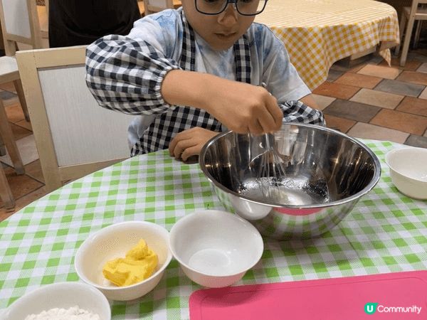 同仔仔去焗牛油曲奇，新鮮出爐嘅曲奇餅香脆鬆化，真係好好味！重...