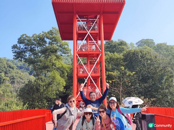 深圳光明區的虹橋公園，紅噹噹最啱就快農曆年的氣氛#Hasht...