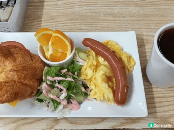 圖1係大寶冰室嘅肉餅飯，美味可口。圖3係Moment 嘅早餐...