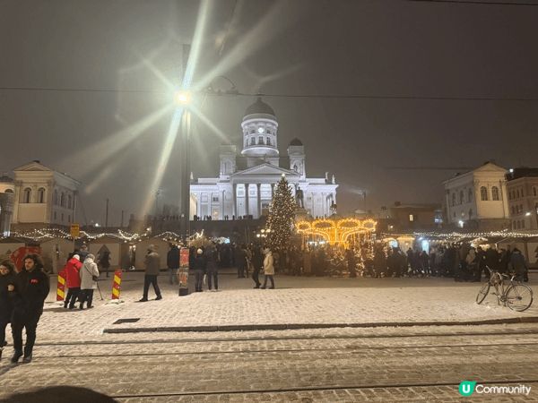 第一張係同老婆去度蜜月，坐咗三個鐘頭車去到俄羅斯邊境睇極光