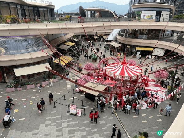 第一張：GO PARK嘉年華現場，巨大旋轉木馬，充滿節慶氣氛...