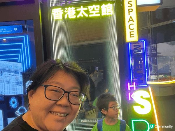 帶著仔仔在香港四圍走，2個主題公園、各個商場、多個室內遊樂場...