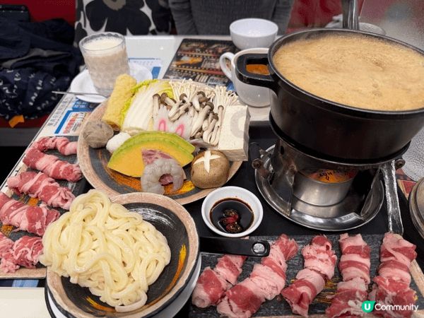 去咗敏華餐廳叫咗個雞扒意粉餐配羅宋湯同埋個人打邊爐餐，沙嗲汁...