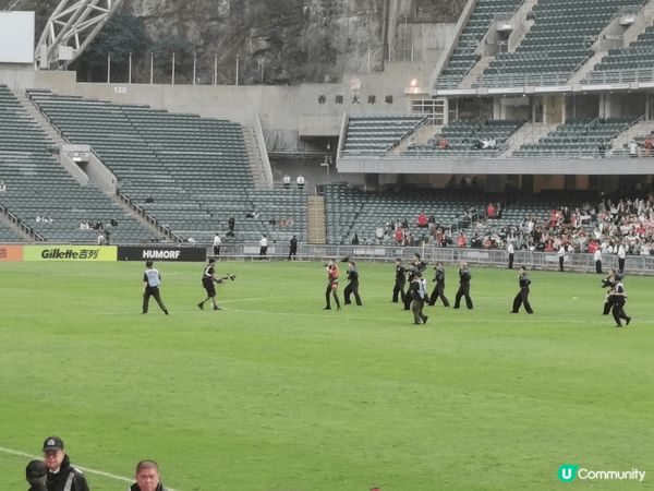 去大球場支持賀歲盃，仲有明星表演！