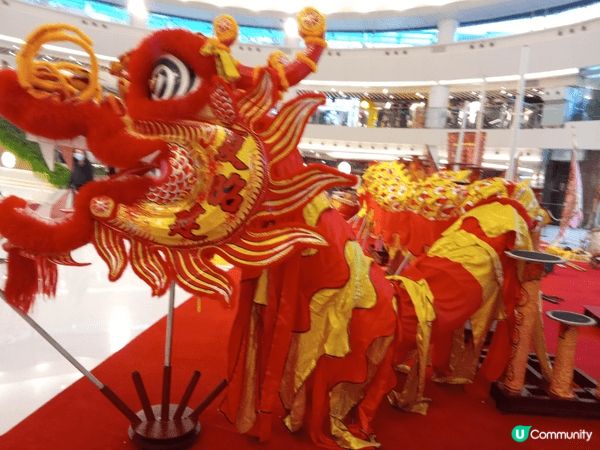 新城市廣場以四時之花為靈感打造【花開結緣・風生水起】，商場1...