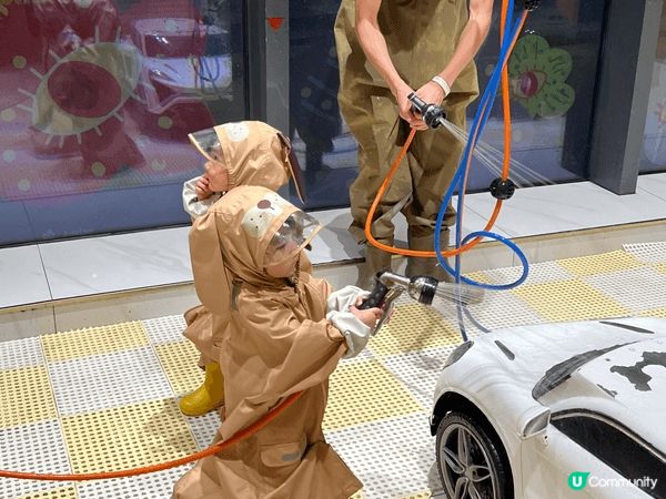 一起踏沙，一起到playhouse學習洗車，一起到迪士尼tr...