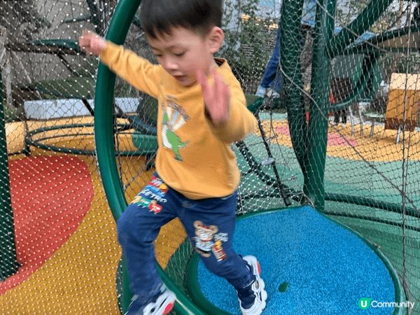 這是紅磡海濱的兩個公園-建灣街公園和紅磡海濱公園。 兩個公園...