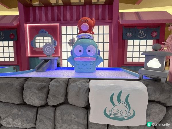 近排行過馬鞍山商場見到有好多水怪，我屋企人最鍾意就係水怪梗係...