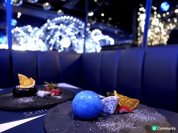Staro  以神秘藍星空為裝修主軸，甫踏進店內猶如置身浩瀚...