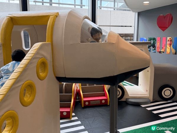 汶萊機場呢架微型飛機原型兒童遊樂設施超可愛，細緻還原汶萊皇家...