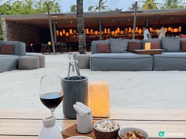 相片是在馬爾代夫Patina Maldives旅遊時拍攝。真...