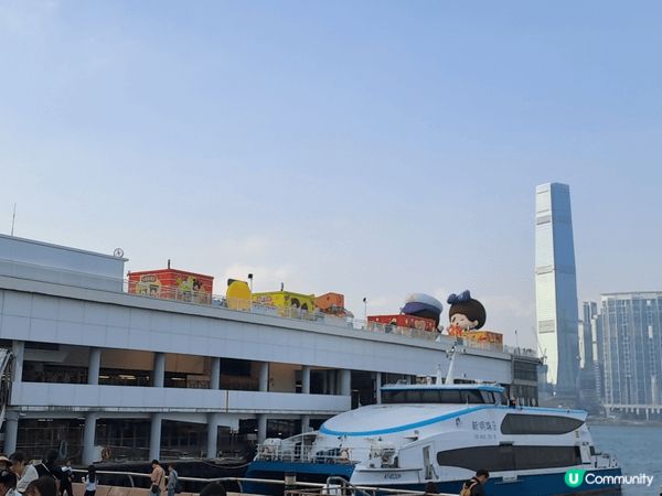 得閒到海邊行下，吹下海風，放鬆心情，上載圖片為中環碼頭及西貢...