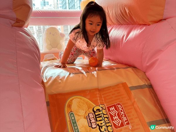 放假帶女兒來到 iSQUARE 的珍珍薯片天地，簡直是放電天...