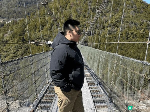 這張照片是在日本奈良縣十津川村的谷瀨吊橋（谷瀬の吊り橋）拍攝...