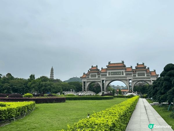 順峰山公園係佛山順德大良嘅免費城市公園，亦係「順德新十景」之...