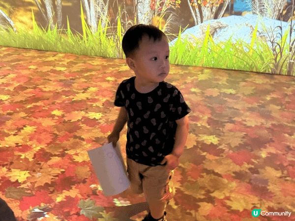 挪亞方舟有期間限定嘅職業體驗，小朋友可以著上制服扮演消防員，...