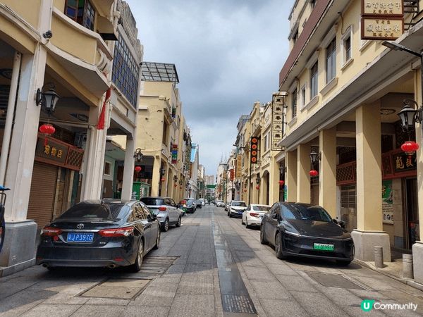 台山台城，一個侨乡，騎樓街古色古香，商舖林立，步行街，好多美...