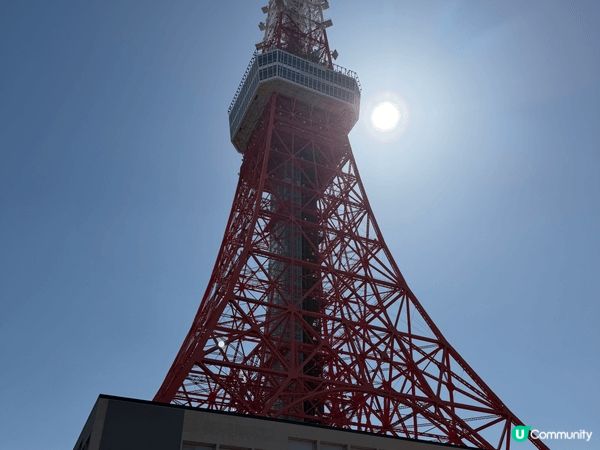 東京鐵塔歷史悠久，好值得上去參觀一下。另外就係遇到櫻花的季節...