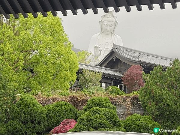 慈山寺打造宏偉，環境清幽，背山面海，好靚！