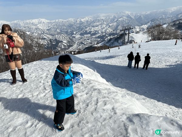越後湯澤滑雪場，雪很靚，風景很美，有不同級別雪道和儿童雪場，...