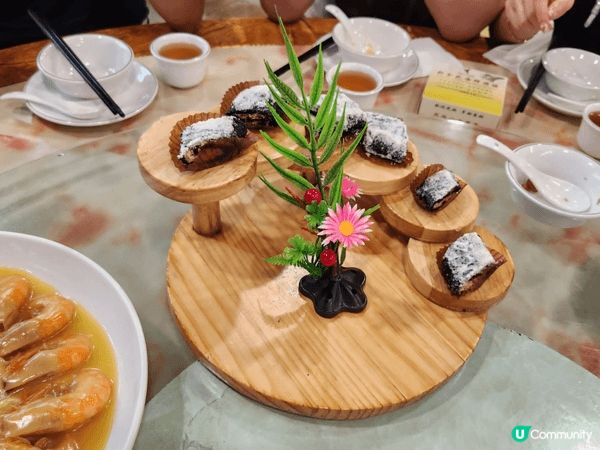 大梅沙景點有1800米細軟沙灘、海濱公園及海濱棧道，可游泳、...
