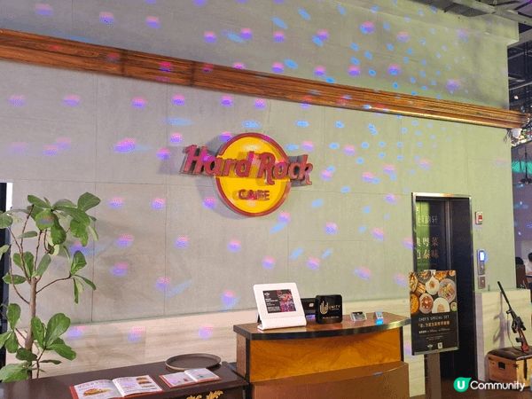 ✨高質高人氣硬石餐廳品嚐招牌菜「傳奇漢堡」💕 欣賞現場樂隊精...