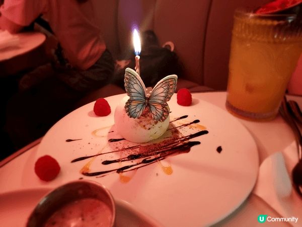 這一家是jmoon,食物多種類，飲品多選擇，命名也很有意思。...