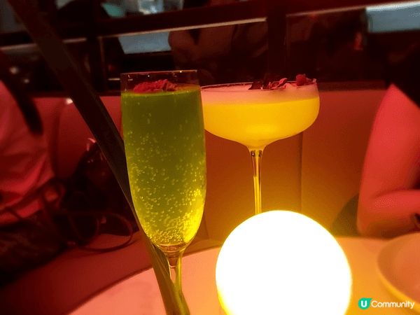 這一家是jmoon,食物多種類，飲品多選擇，命名也很有意思。...