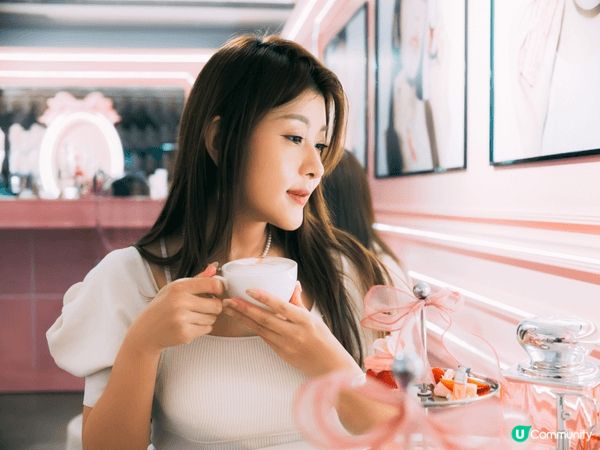上面係Dior Cafe 我覺得Sanrio都可以整多啲限定...