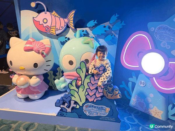 Hello kitty擁有大大的眼睛，白雪雪的臉孔，真的超級...