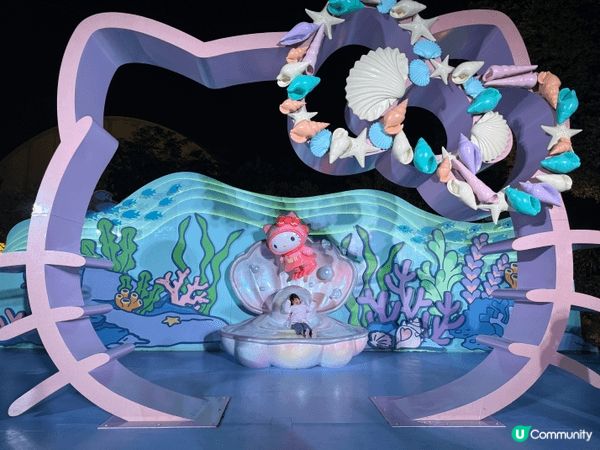 Hello kitty擁有大大的眼睛，白雪雪的臉孔，真的超級...