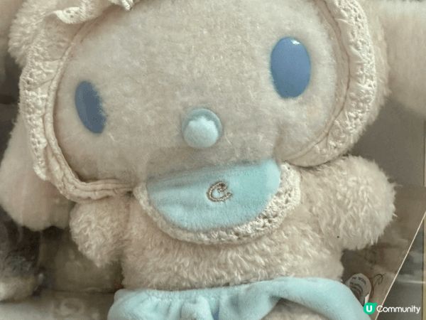 海洋公園親親熊貓並於園內海皇餐廳慶祝生日、訂制了熊貓蛋糕、開...